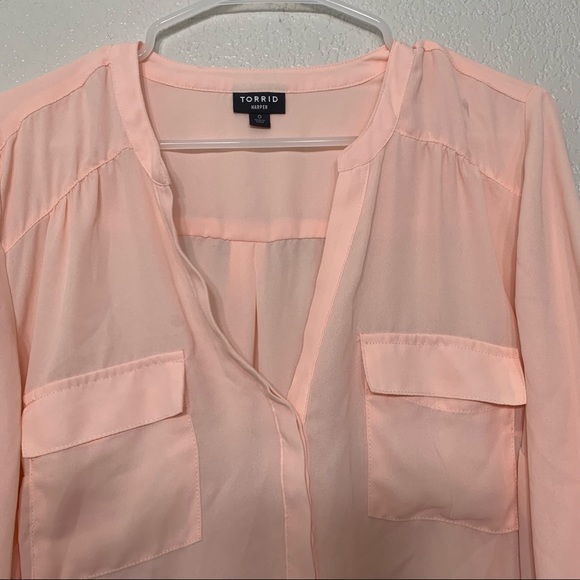 Torrid Georgette blush pink blouse size 0 L - Picture 6 of 10